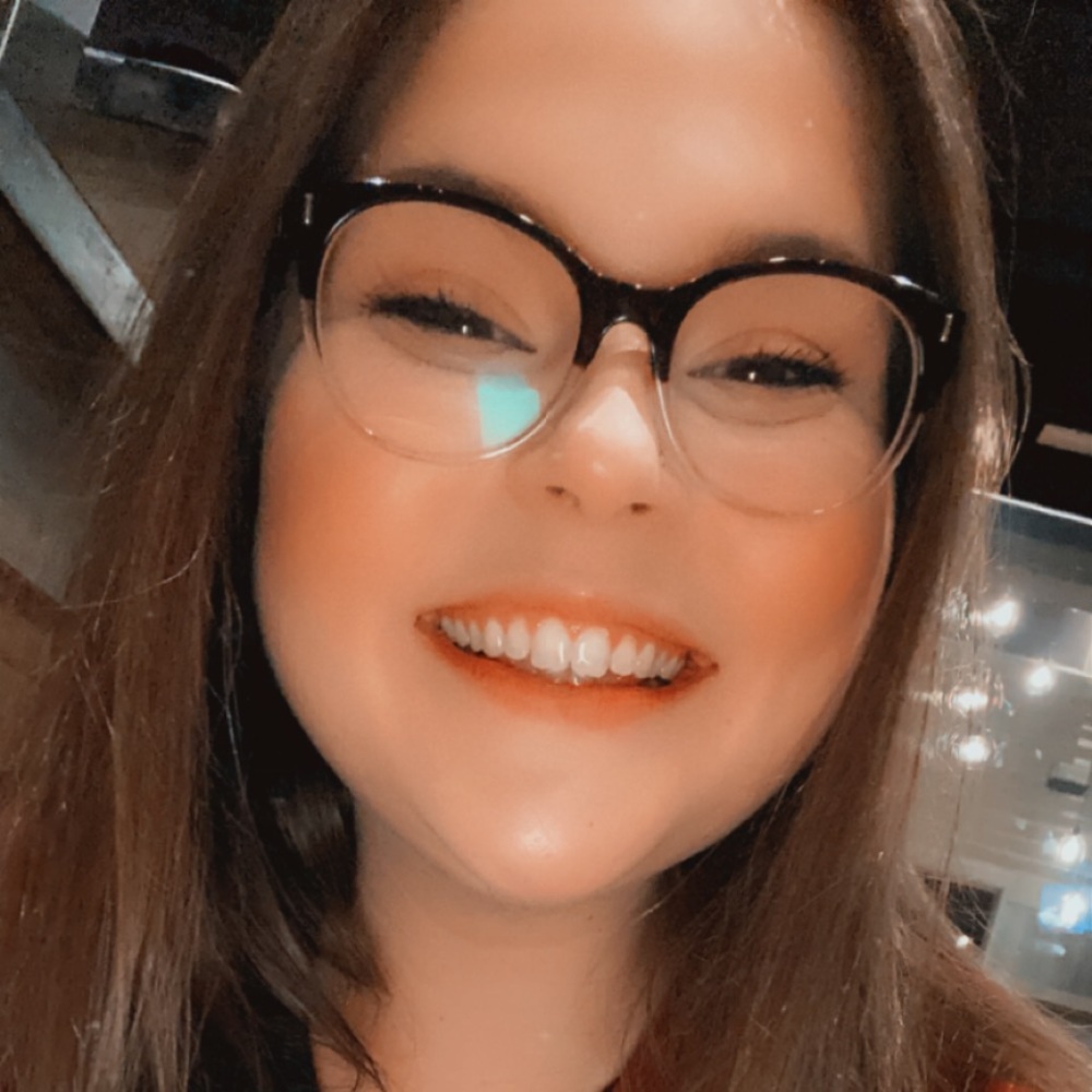 Meet your Posher, Alicia